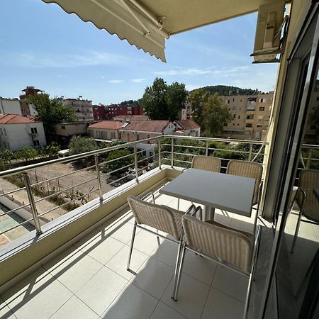 Apartments Piazza Himare Exteriör bild